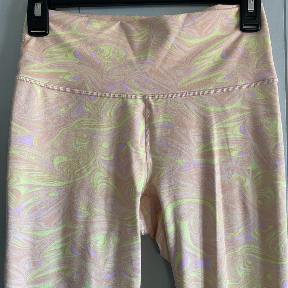 Fabletics Define High-Waisted Capri Marble - Picture 5 of 11